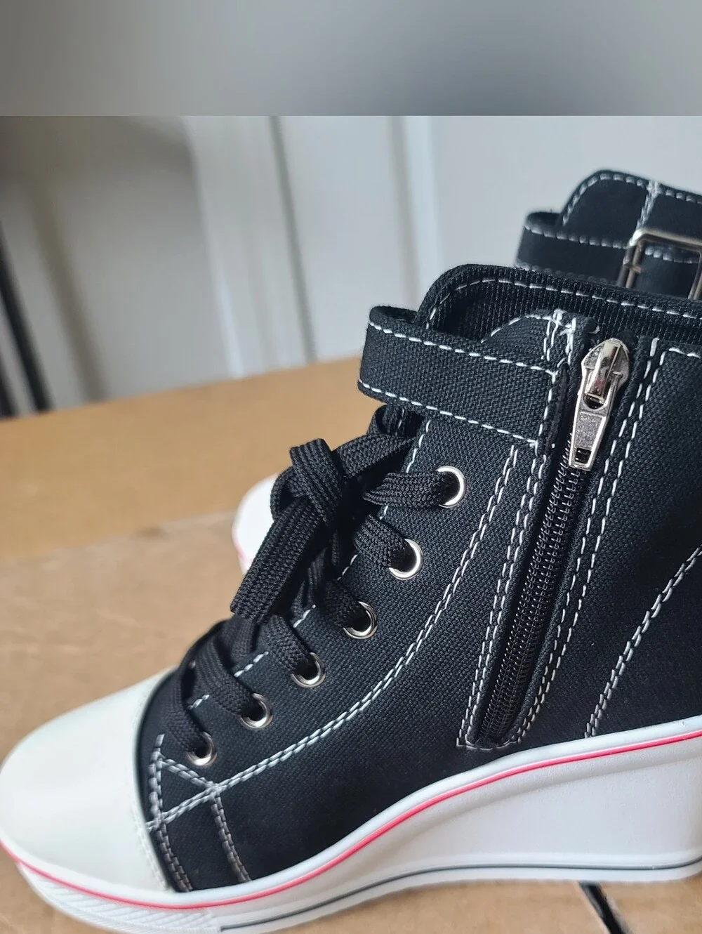 N/A stylish black
